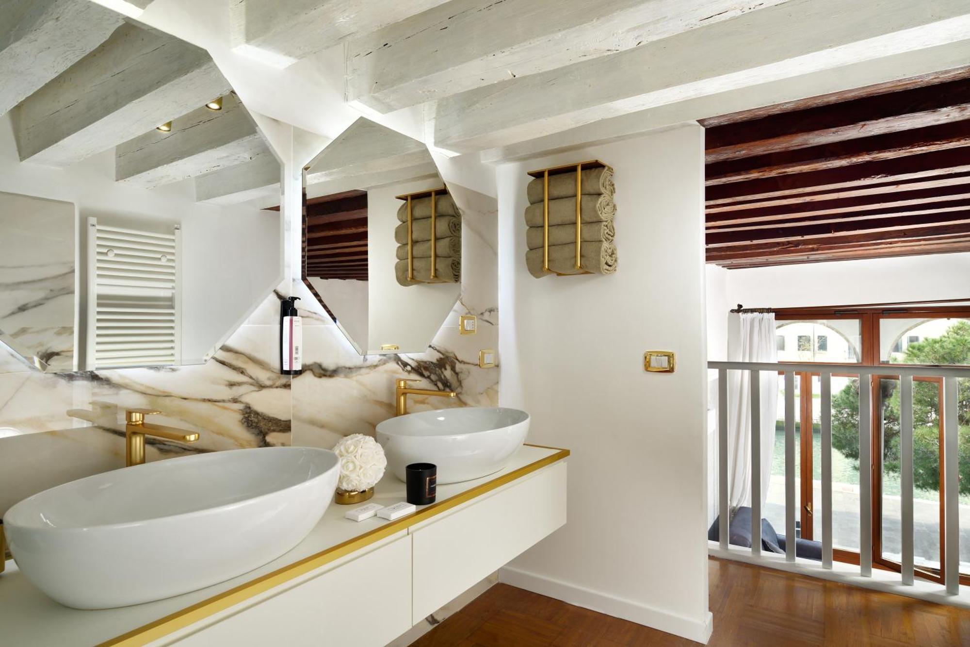Swan Dolcevita Prestige Stay - Canal View & Exclusive Experience Venezia Eksteriør bilde